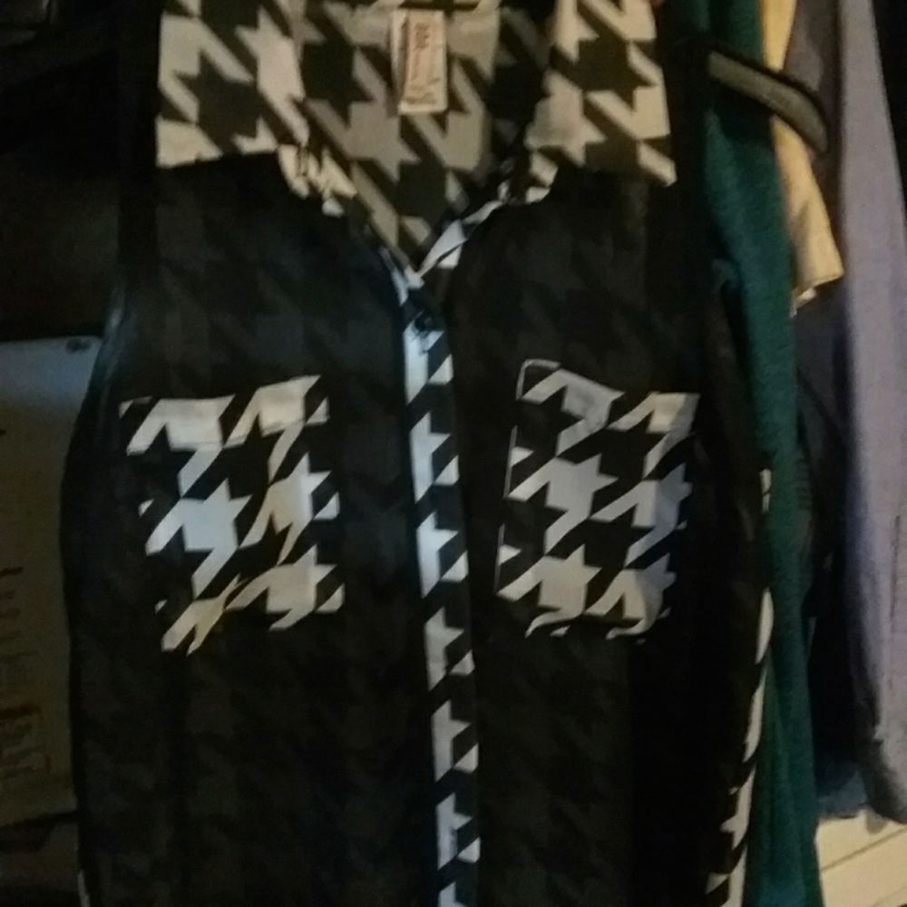 Tank hounds tooth vest